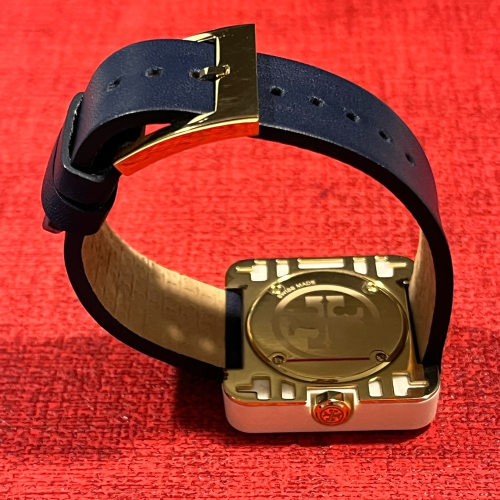 TORY BURCH ‘LIZZIE’ PRE-LOVED AUTHENTIC NAVY &WHITE SQUARE DESIGN LEATHER WATCH - Picture 11 of 16